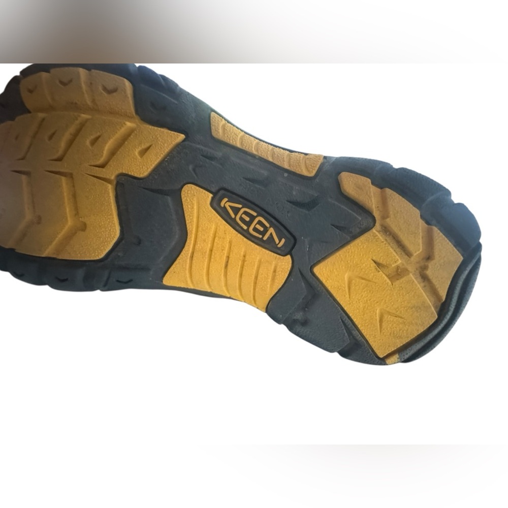 Keen Gray Footwear - Picture 2 of 3